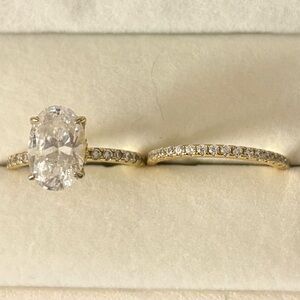 Elegant Wedding Ring Set